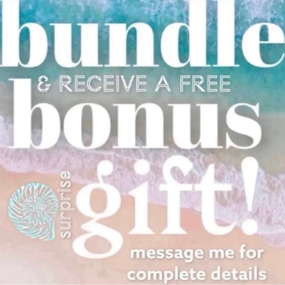 EUC - WOMENS DC BOMBER JACKET SLIM FIT SIZE SMALL - Picture 3 of 11